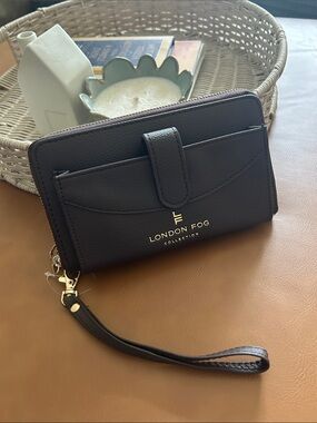 NWOT London Fog Brown Vegan Leather Wristlet